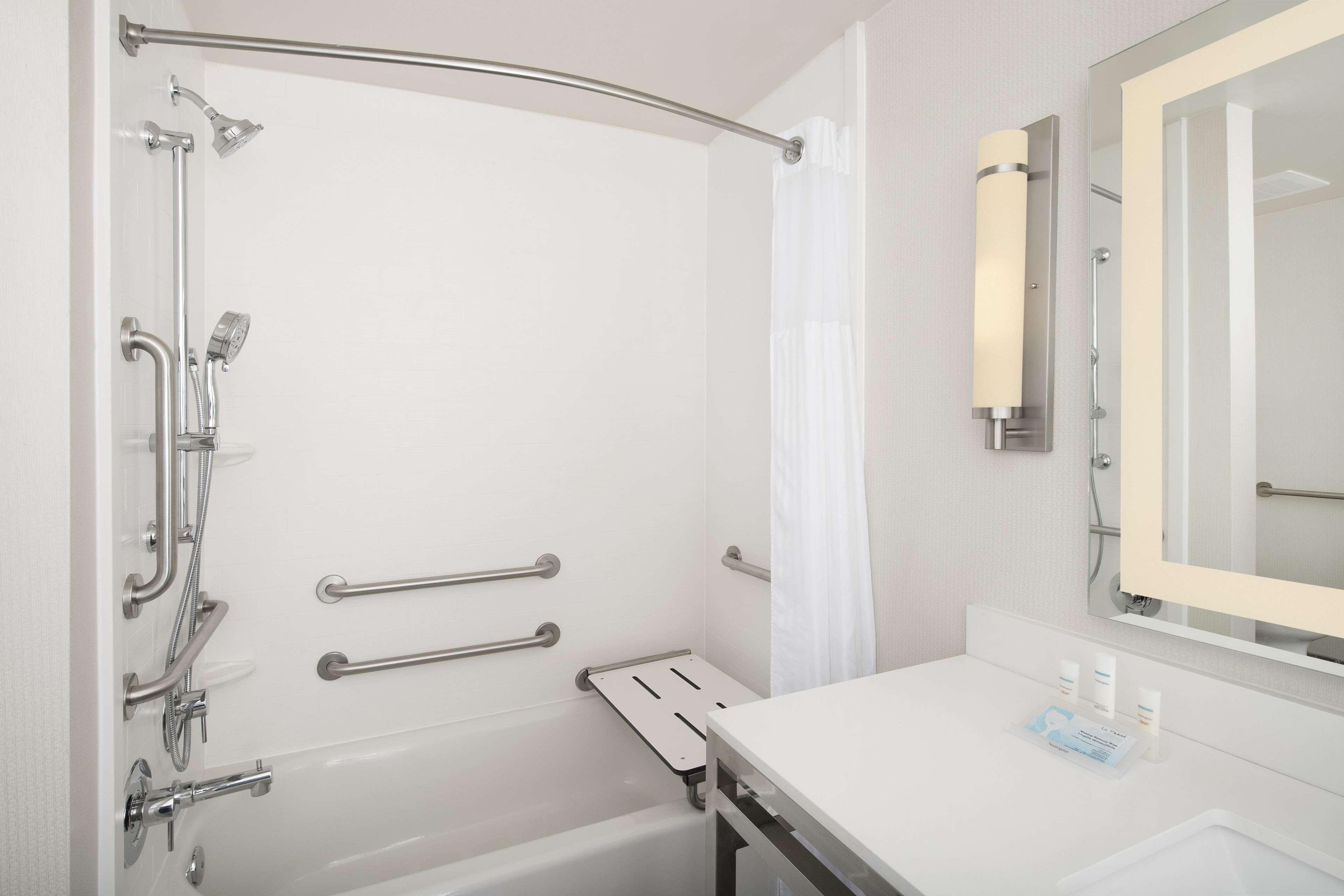 Hilton Garden Inn San Antonio Downtown Riverwalk Bilik gambar