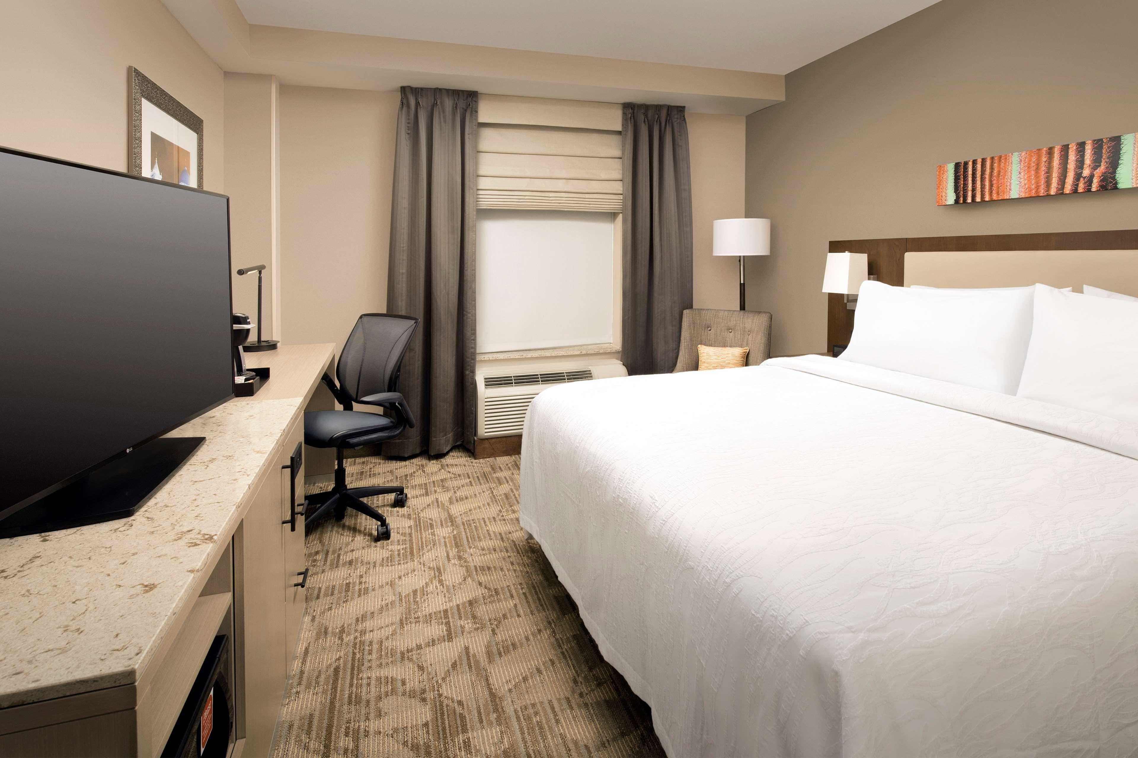 Hilton Garden Inn San Antonio Downtown Riverwalk Bilik gambar